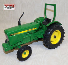 5667DO 1/16 John Deere 6200 MFWD Tractor with ROPS | Action Toys