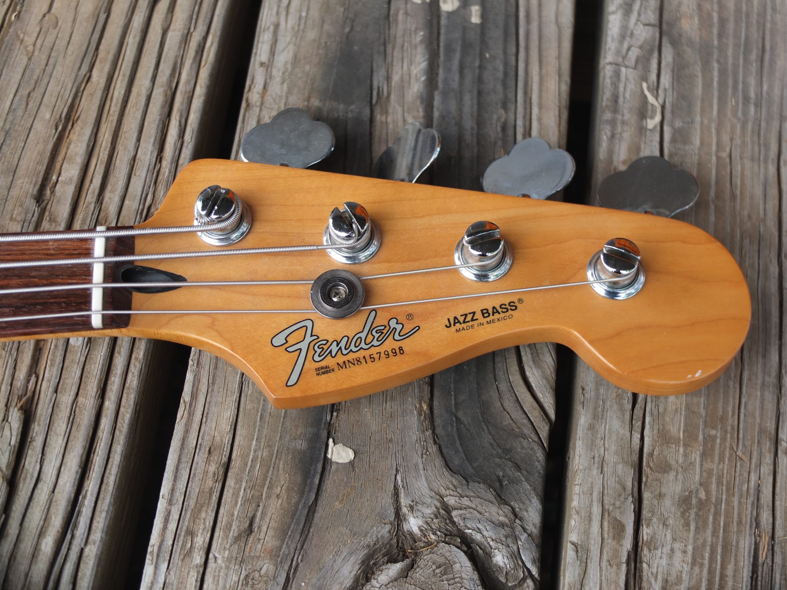 Fender MIM Jazz Bass 1998 – Metalic Red – Action Sound Music