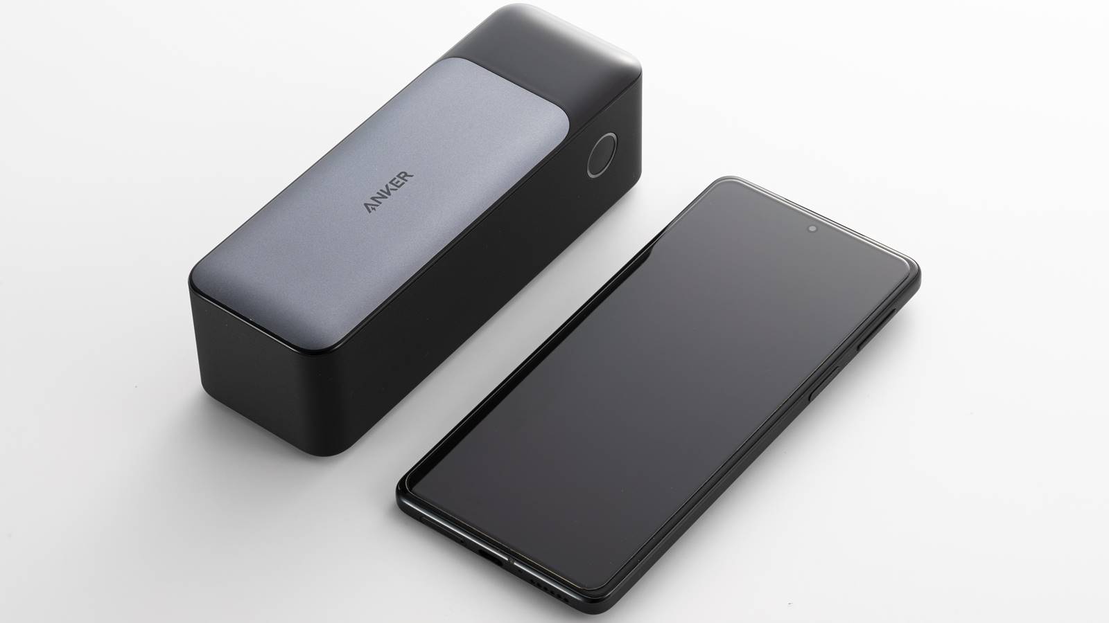 モバイルバッテリーで驚きの140W出力、「Anker 737 Power Bank」を試す
