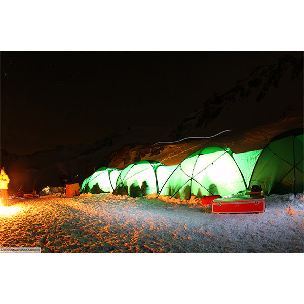 ヒルバーグ アトラス レッド – aandfonlinestore