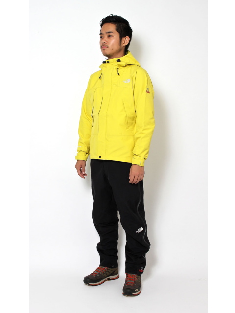 夏山の高所登山から冬山縦走までの幅広い時期に快適に着用できる「All