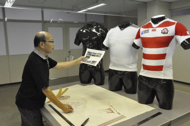 ラグビーワールドカップ4大会連続で日本代表ジャージを手掛ける現代の