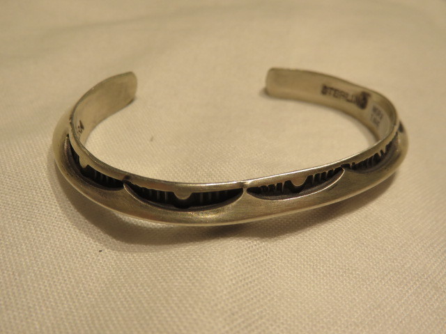 □インディアンジュエリー□NAVAJO族（ナバホ族）NORA□トライアングル