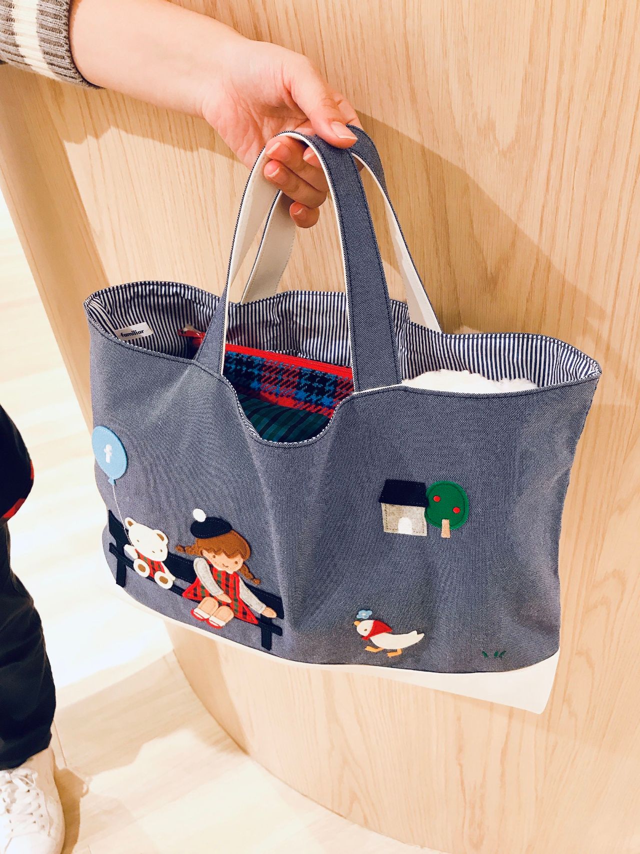 神戸本店】本店限定！マチ付きデニムバッグ｜ファミリア神戸本店の公式