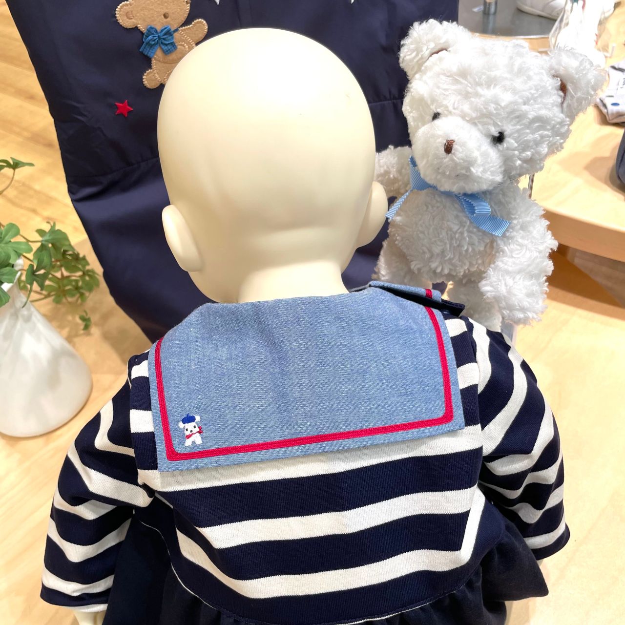 フランス、パリをテーマにしたアートで秋モード♪｜ファミリア阪急