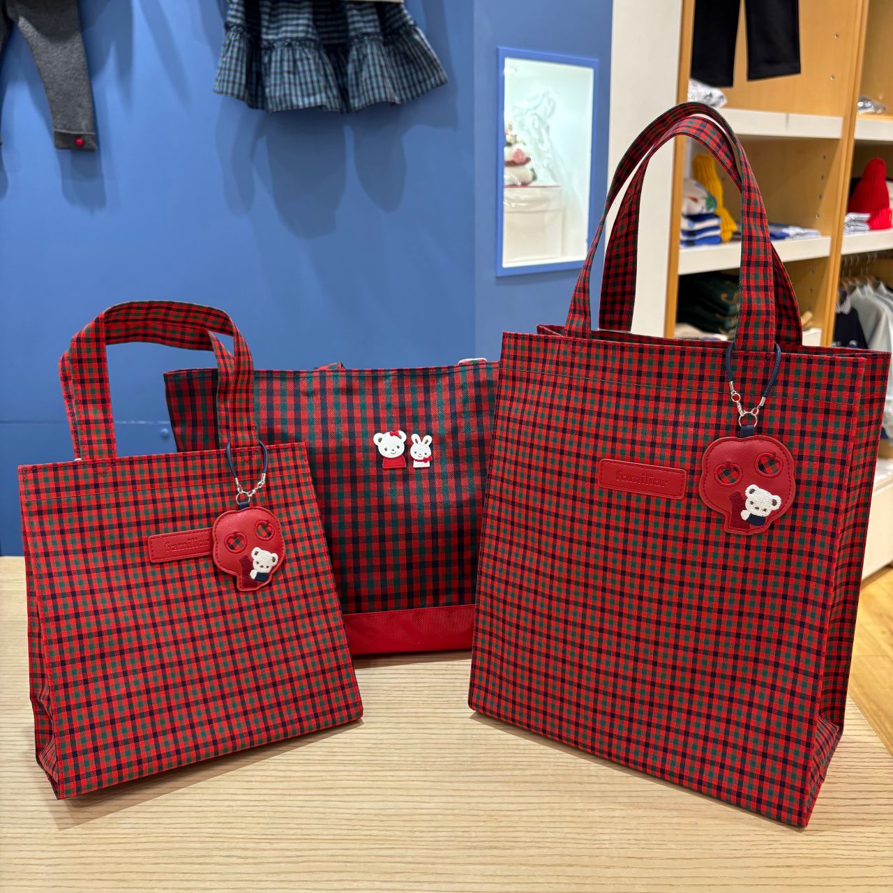 ⭐︎クリスマスプレゼントはお決まりですか？⭐︎｜ファミリア阪急