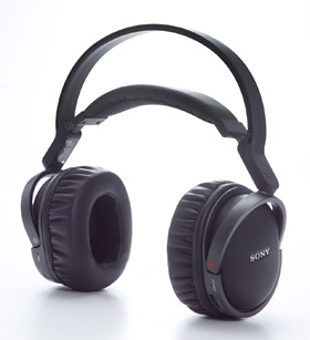 ソニーのサラウンドヘッドホン 最新機種「MDR-DS7500」に至るその歩み