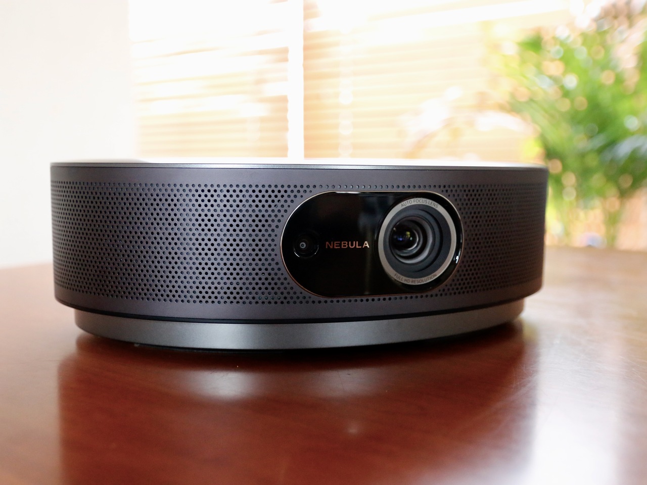 AnkerのNebula Cosmos（ネビュラコスモス）を使ってみた！高音質×高