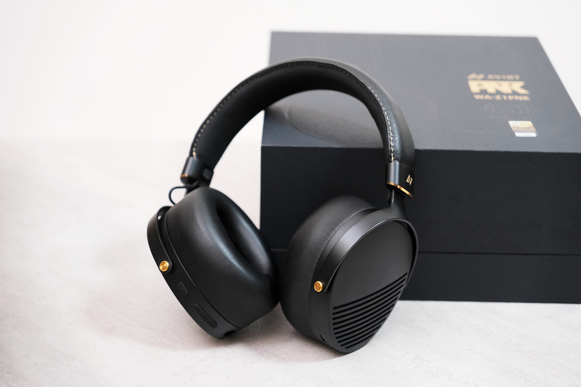 AVIOT WA-Z1PNK レビュー。さすがの高音質！有線接続もできる