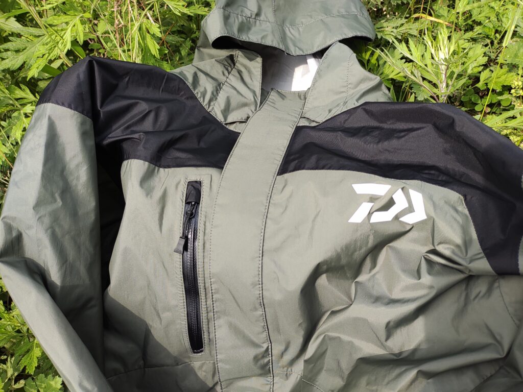 ダイワ レインマックス レインスーツDR-3823のインプレ! | 釣りたい
