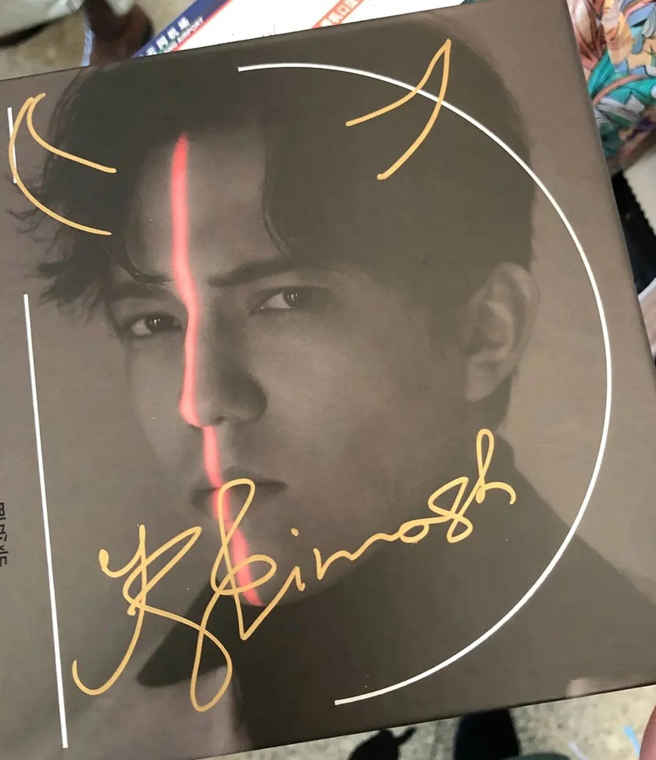 hand signed Dimash Kudaibergen：iD autographed album 2CD+lyric