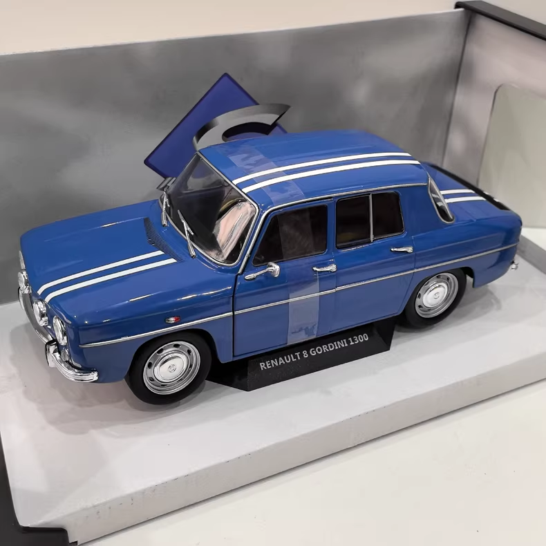 Defective Die-cast 1:18 Scale RENAULT 8 GORDINI NO.83 Simulation