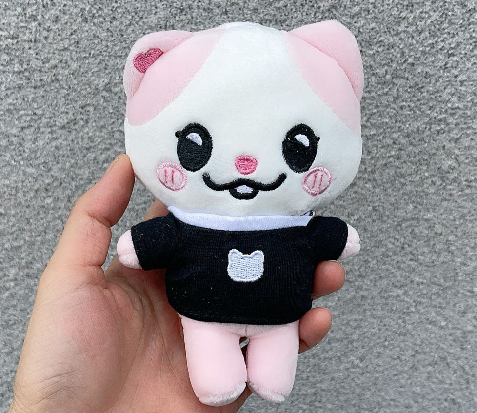 Kpop itzyの人形のフィギュア、ぬいぐるみ、キーホルダー、世界ツアー