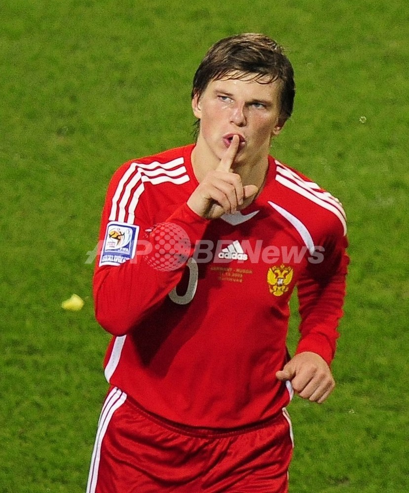 アルシャビンのアーセナル移籍が完了 写真1枚 国際ニュース：AFPBB News