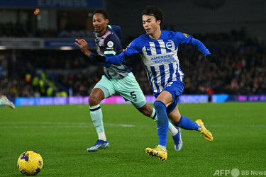 三笘薫が腰の負傷で「2、3か月」離脱 今シーズン絶望か 写真1枚 国際