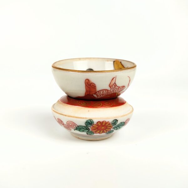 九谷焼 赤絵春画盃台付宝珠型盃 – 古美術西川