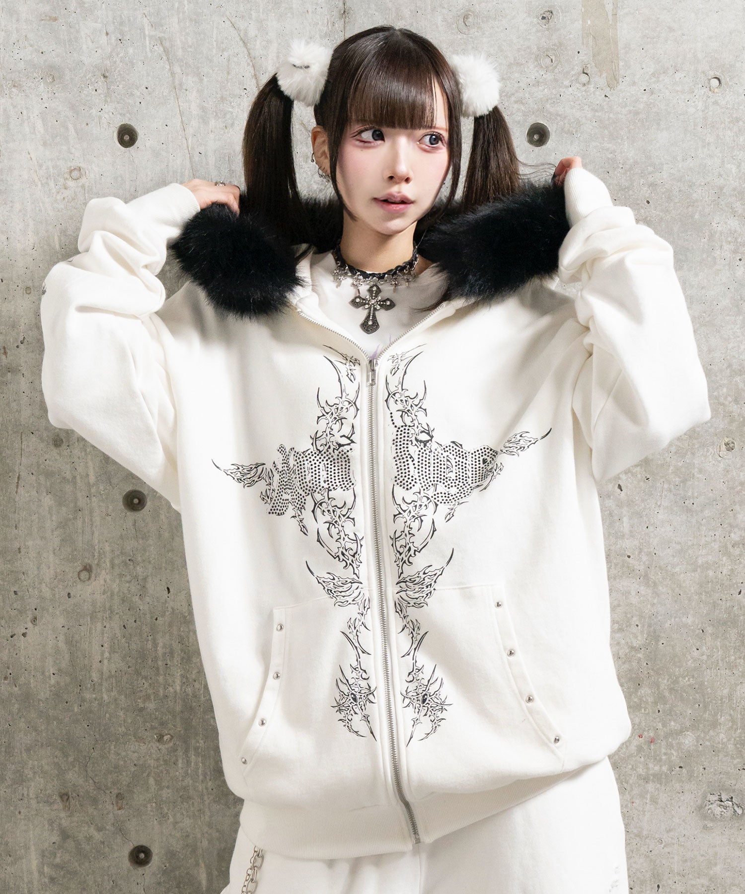 ファー付きAmiligeラインストーンZIPパーカー– A AM STUDIO