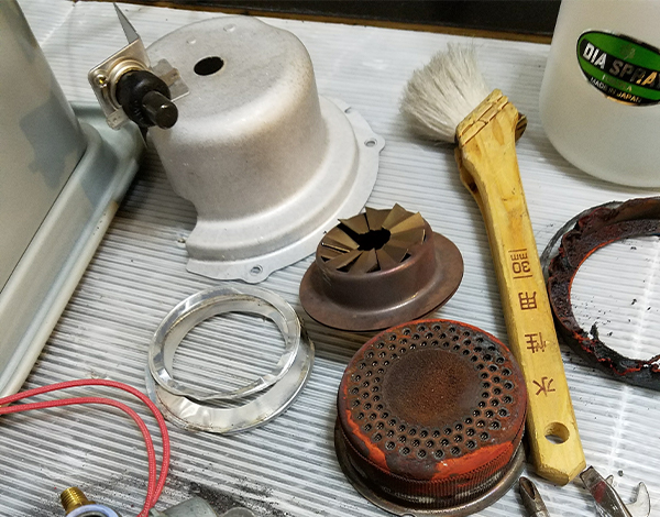 ストーブ分解掃除・修理│北海道旭川市でエアコン・風呂釜洗浄・浴室