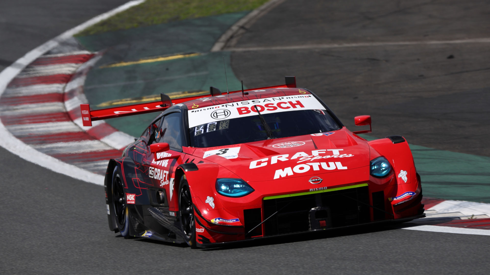 12 CALSONIC IMPUL Z Finishes 3rd in turbulent Fuji race