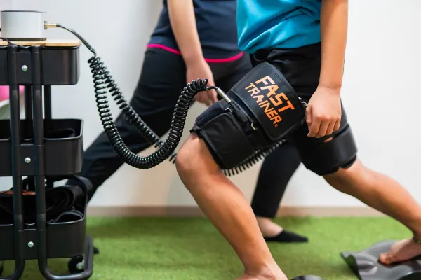 土山駅でFAST TRAINERで短時間で筋力UP-あかり鍼灸接骨院