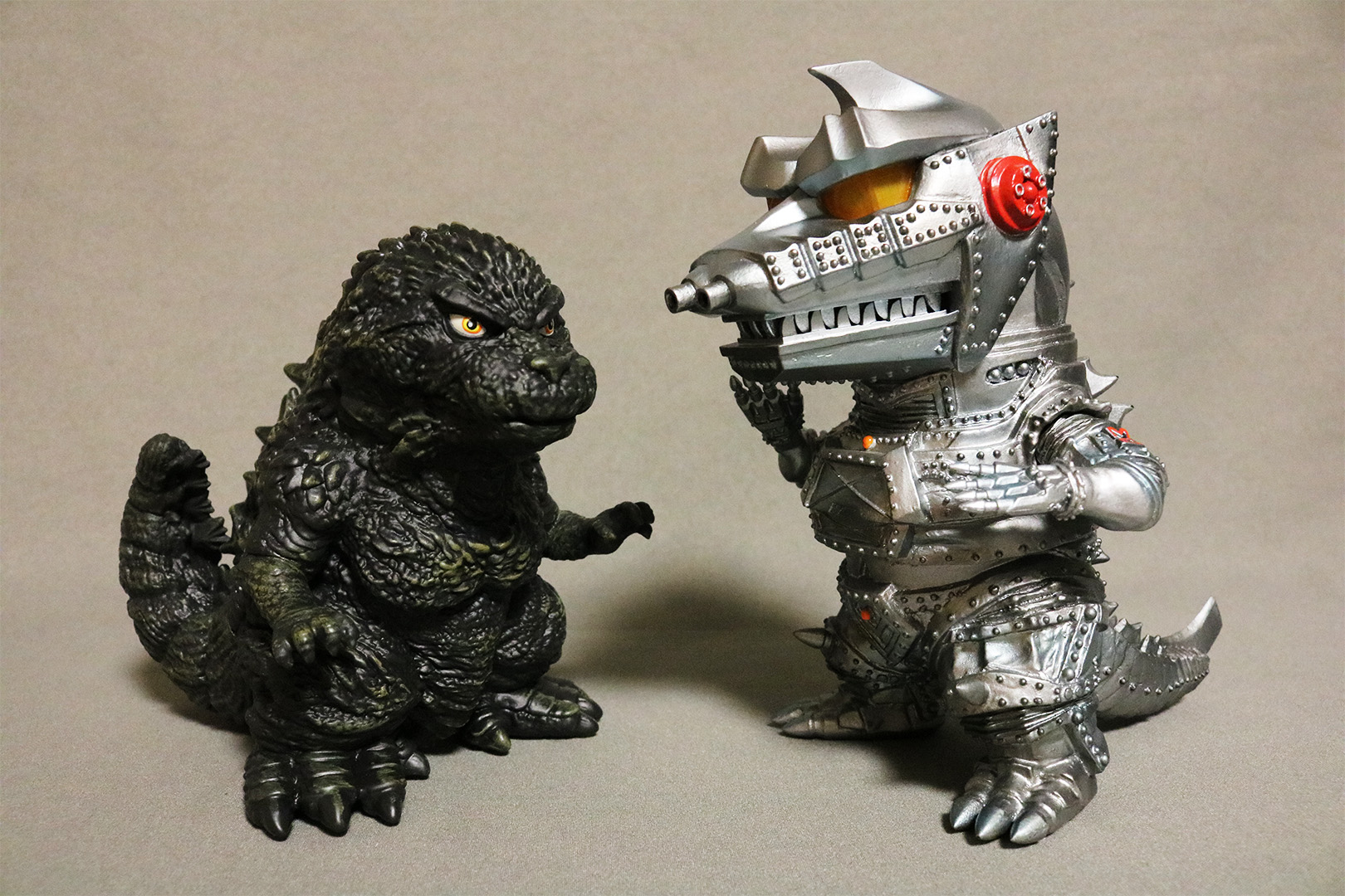 ソフビ】鎮座獣 ゴジラ (2023) ver.2 レビュー | Cacko's 明石区