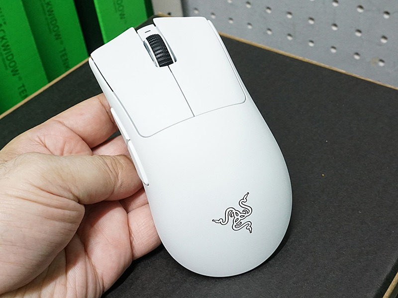 Razerの軽量ワイヤレスマウス「DeathAdder V3 Pro」が発売、本体カラー
