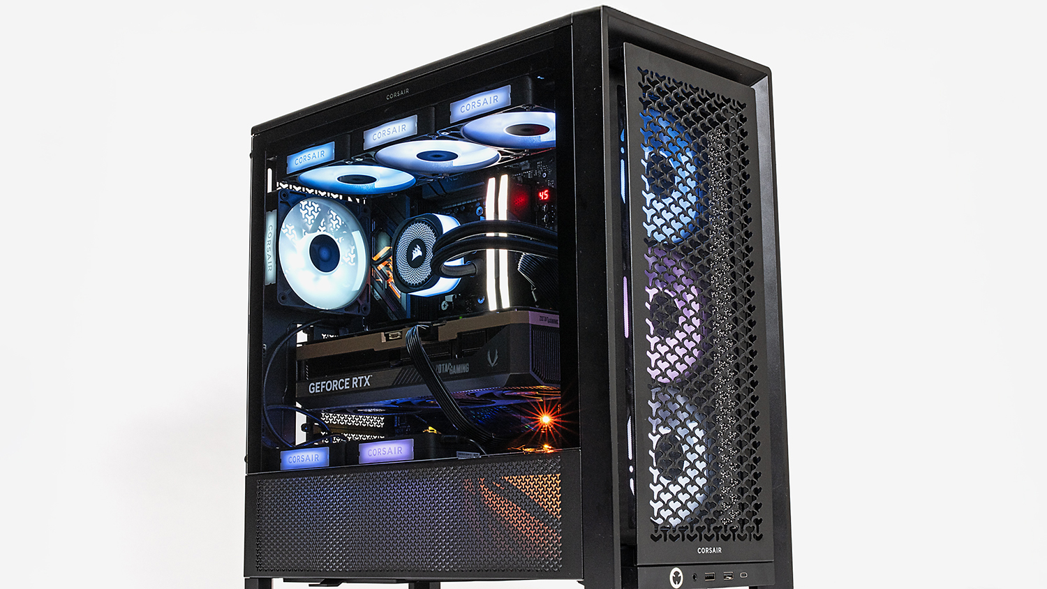 エアフロー重視設計と高いカスタマイズ性。CORSAIRの新時代