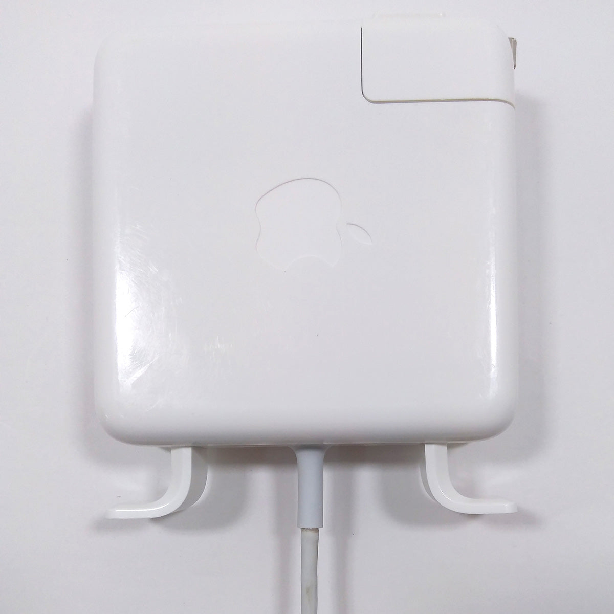 中古品】Apple 85W MagSafe2 電源アダプタ [A_MD506J/A] – 秋葉館