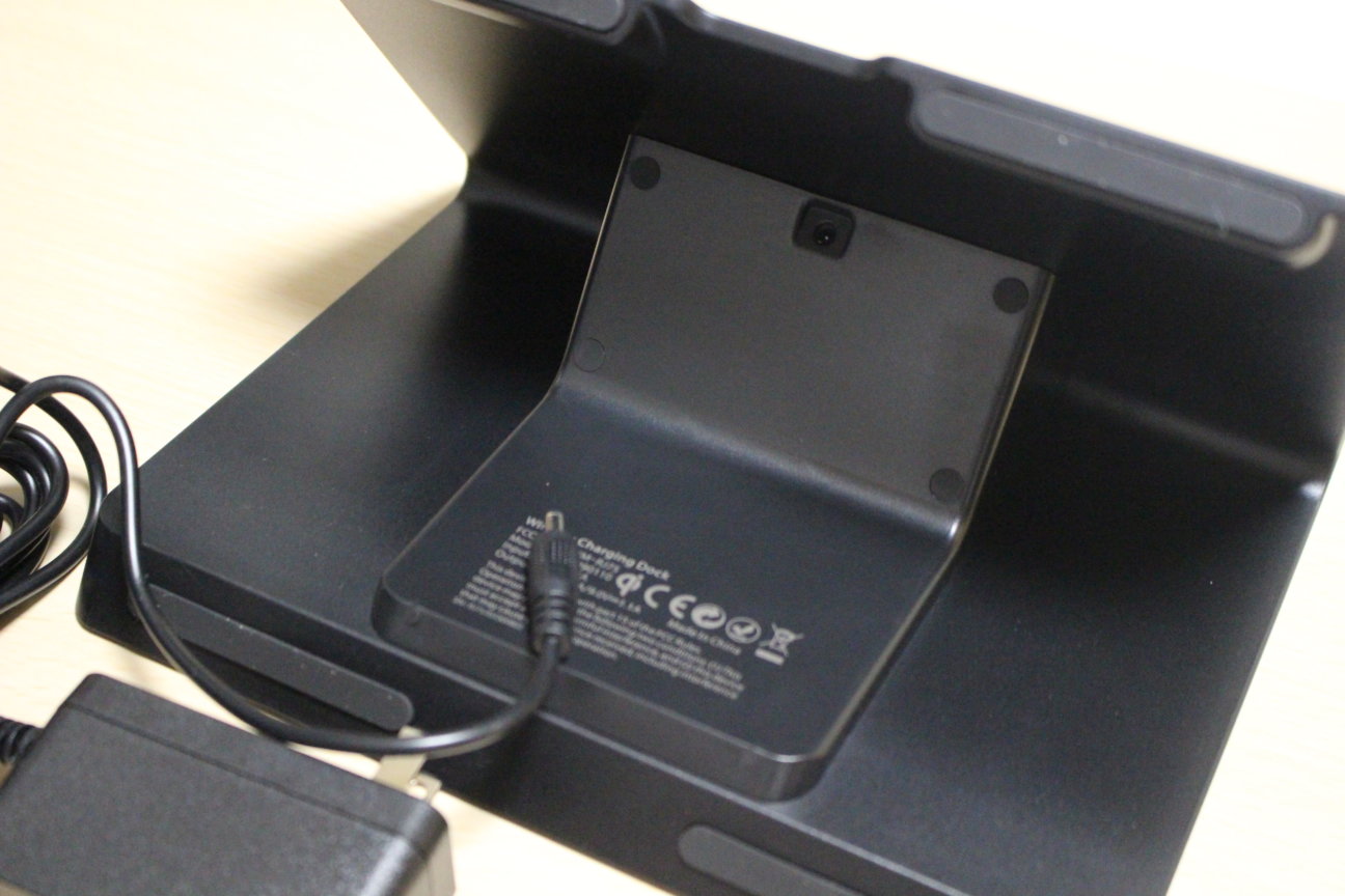 Fire HD 8 Plus｣用ワイヤレス充電スタンドでスマホも充電できた