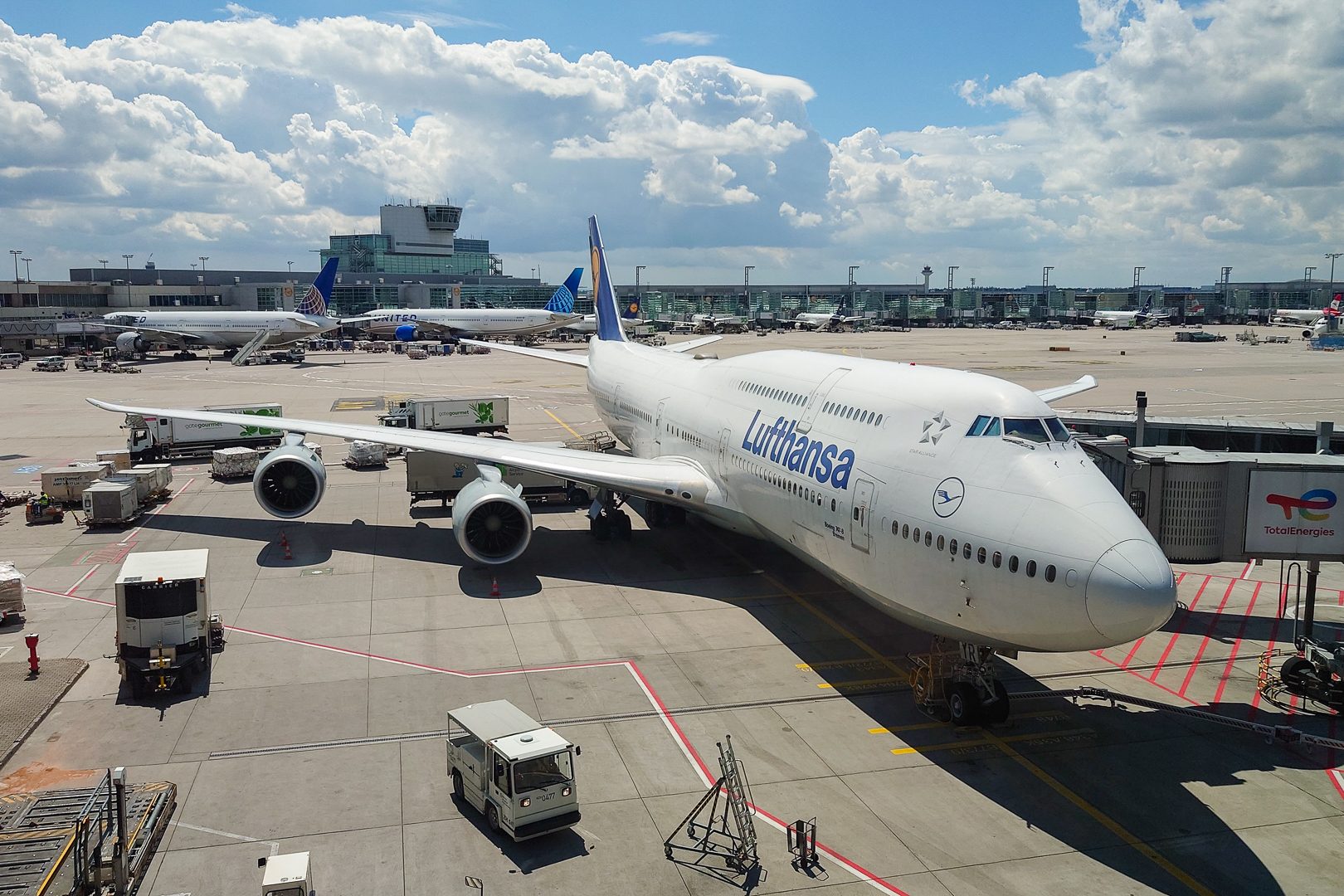 パイロットも憧れるジャンボ。ルフトハンザのボーイング747-8に搭乗