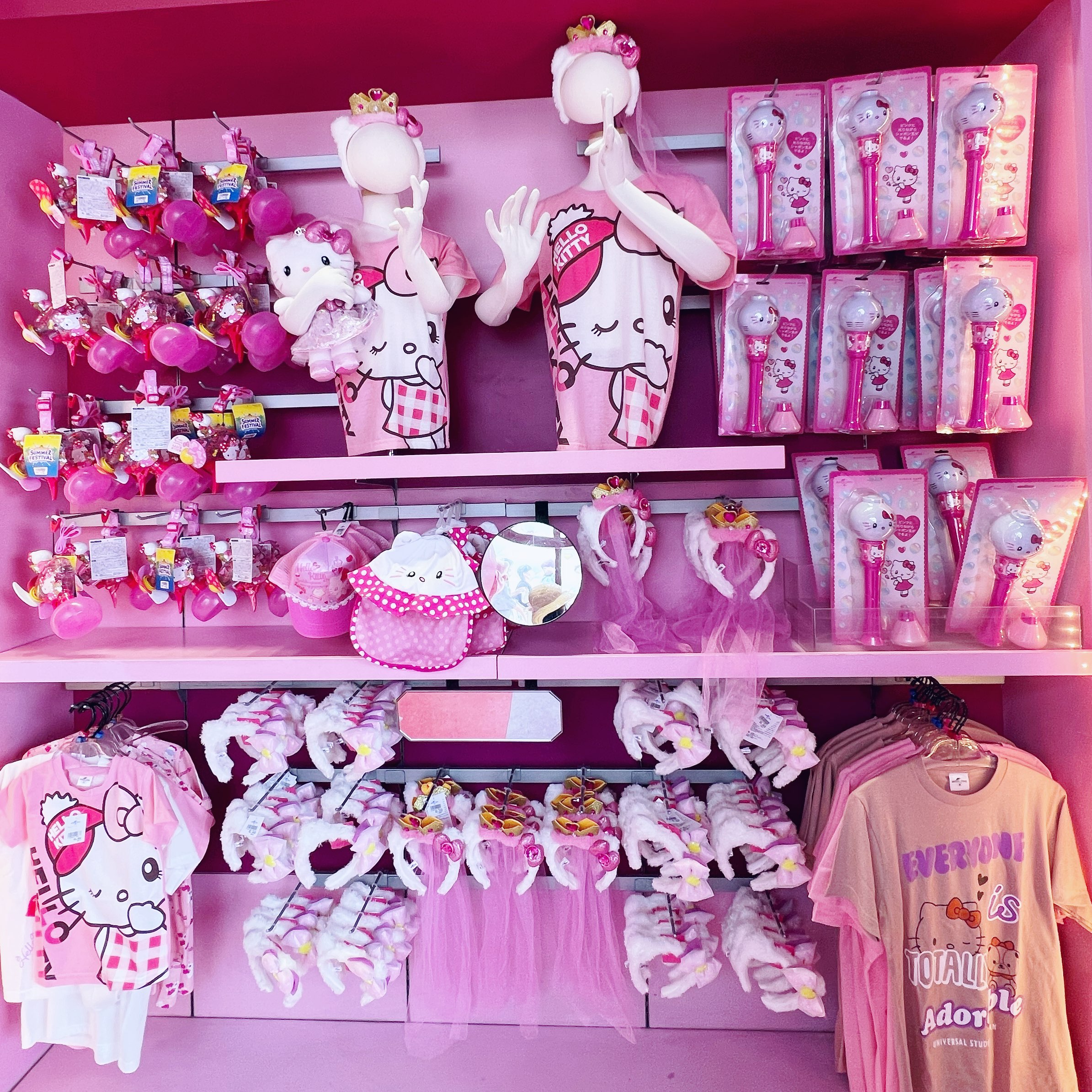 大阪】ユニバ💖ハローキティ＆セサミグッズ⭐️ | Trip.com 大阪