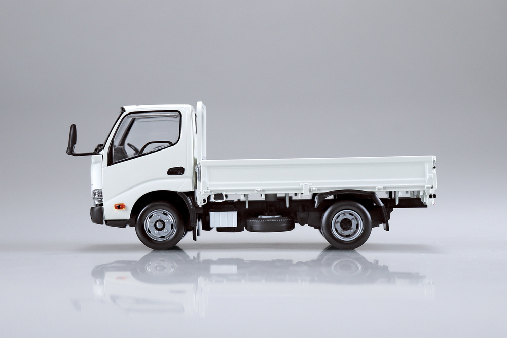 日野 デュトロ 平ボデー(ホワイト) - AOSHIMA SCALE MODEL LINEUP