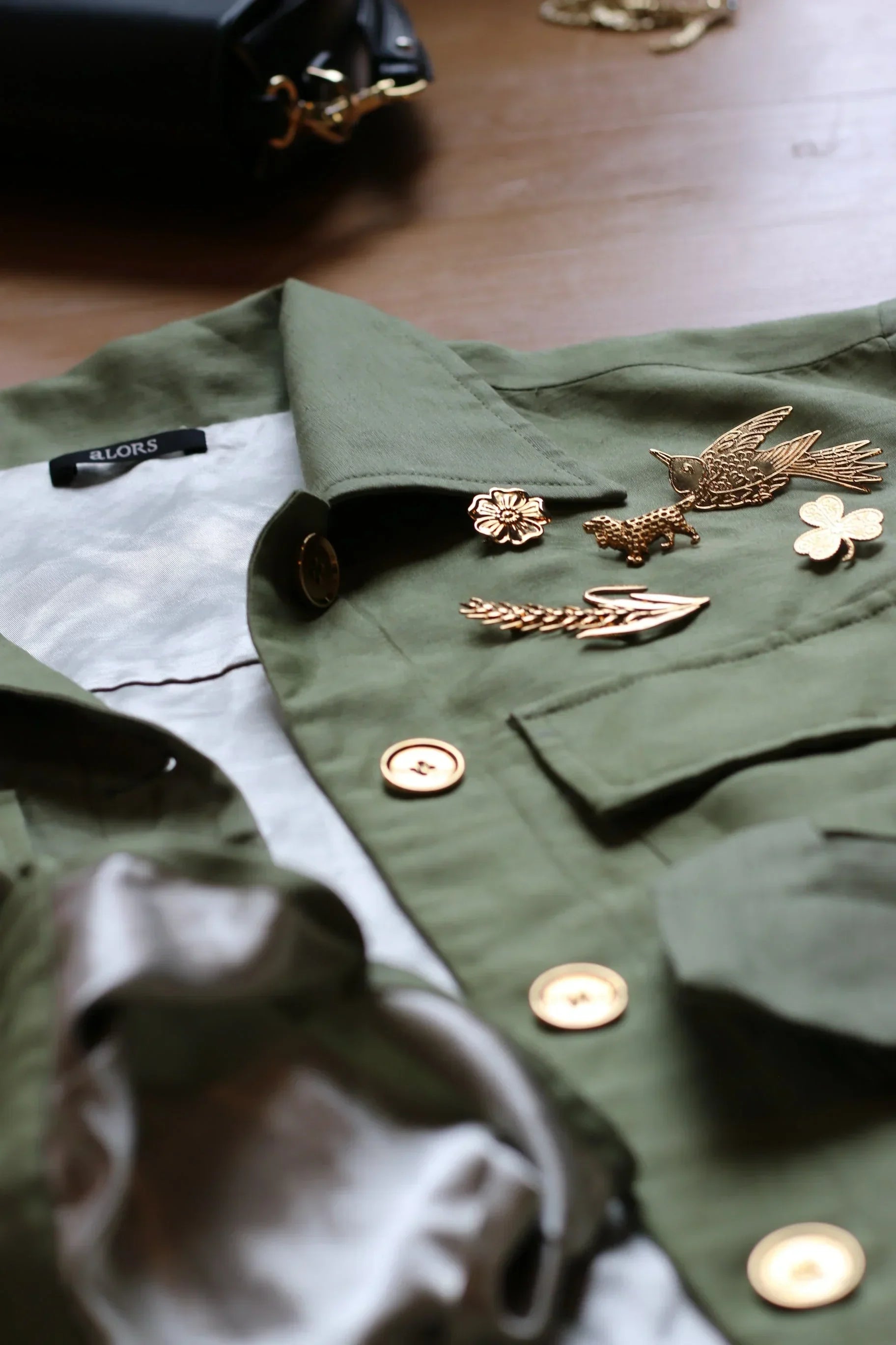Veste avec broches【Déméter】feminine – aLORS online store