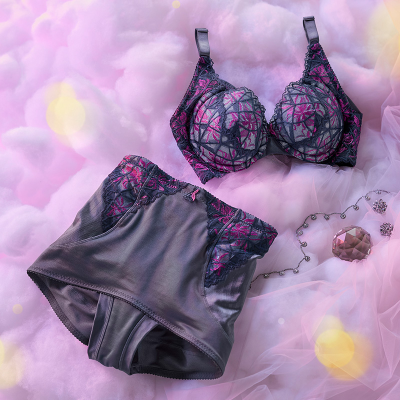 美品 マルコ カーヴィシャス カレス ボディスーツ D80 LL⁄黒⁄645 カー