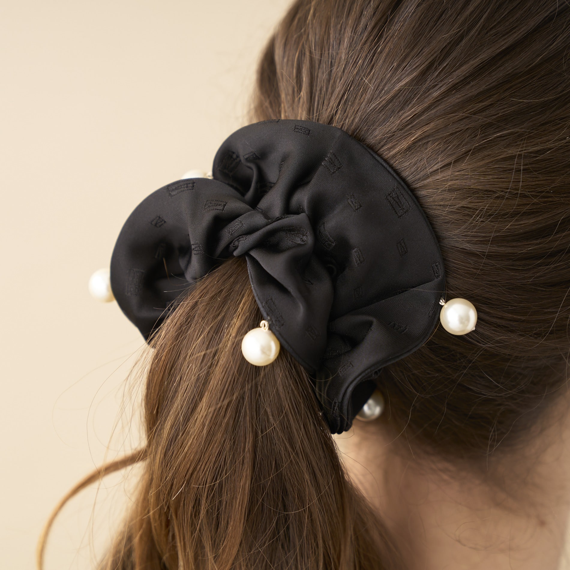 シュシュ｜ALEXANDRE DE PARIS（アレクサンドル ドゥ パリ）