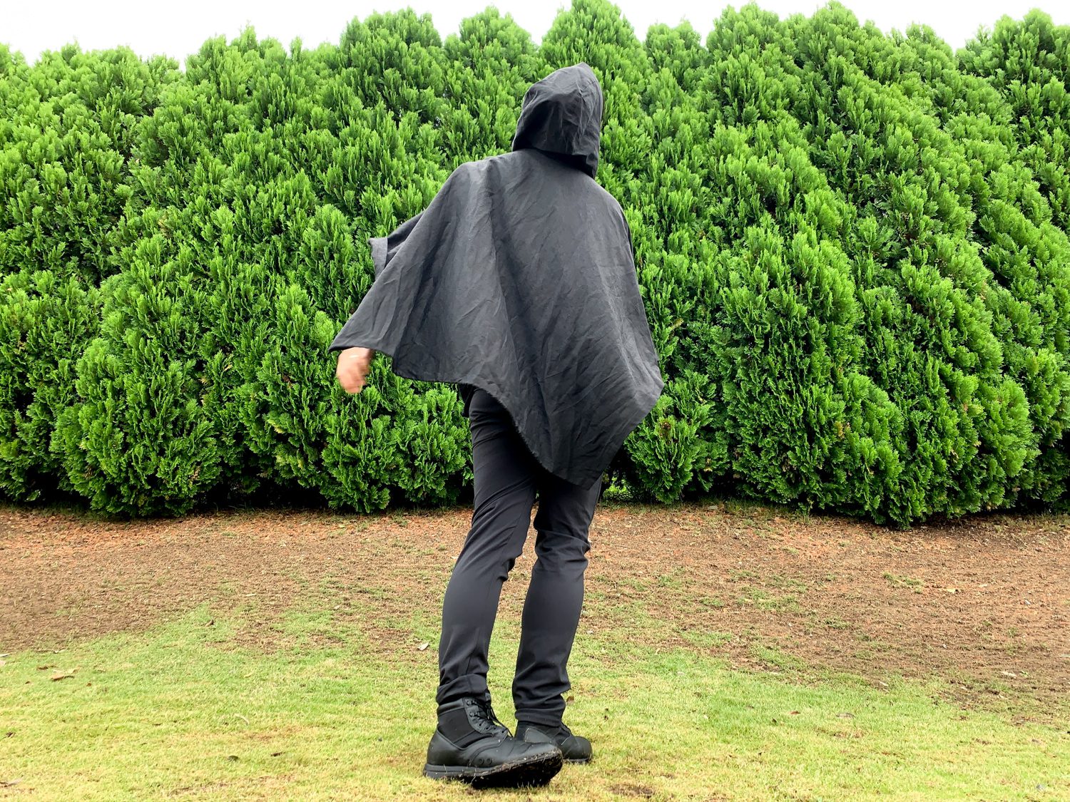 Outlier Injected Linen Poncho - Alex Kwa