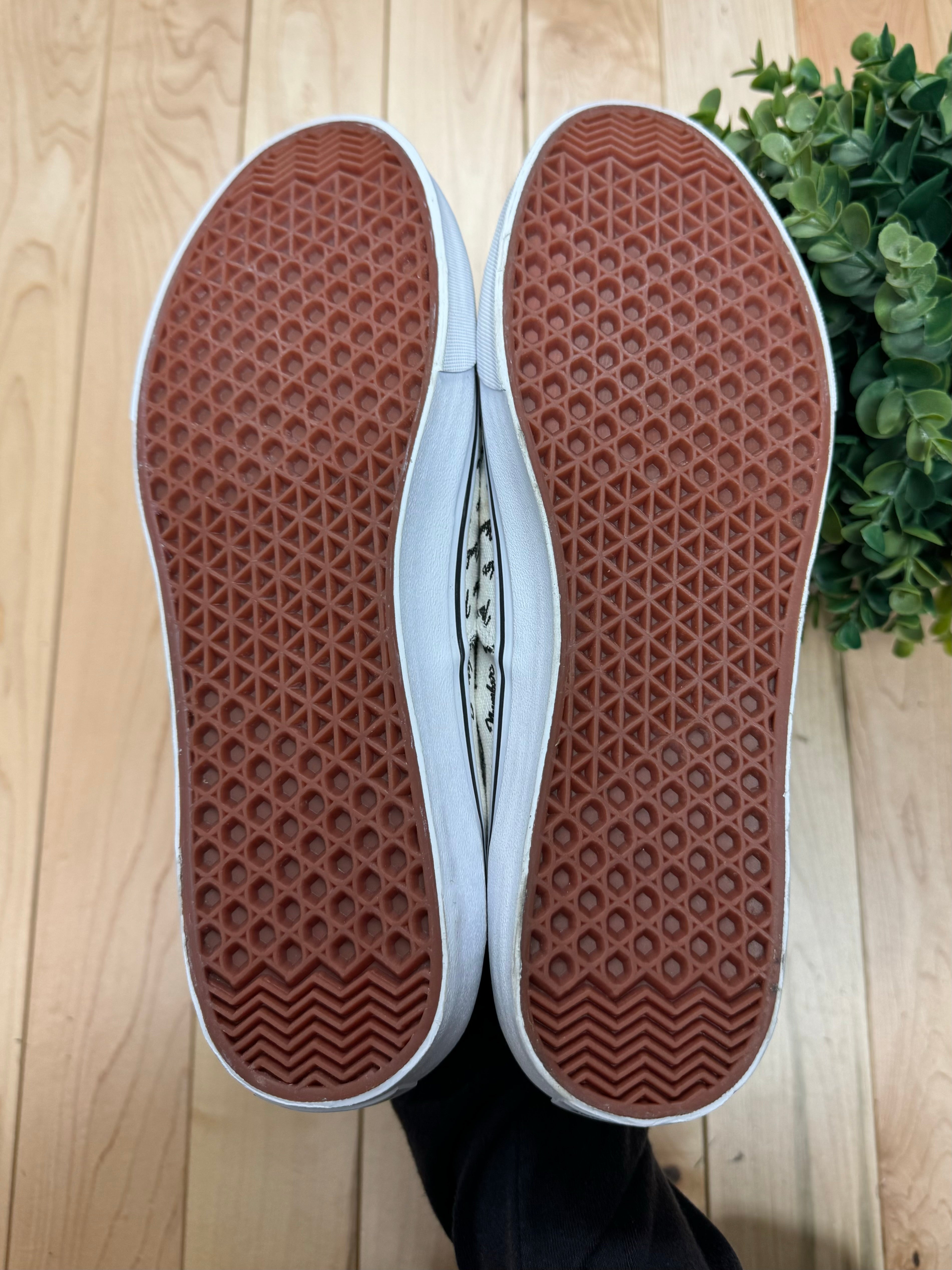 Number (N)ine Fender Logo 'Era' White Low Top Sneakers – Alex