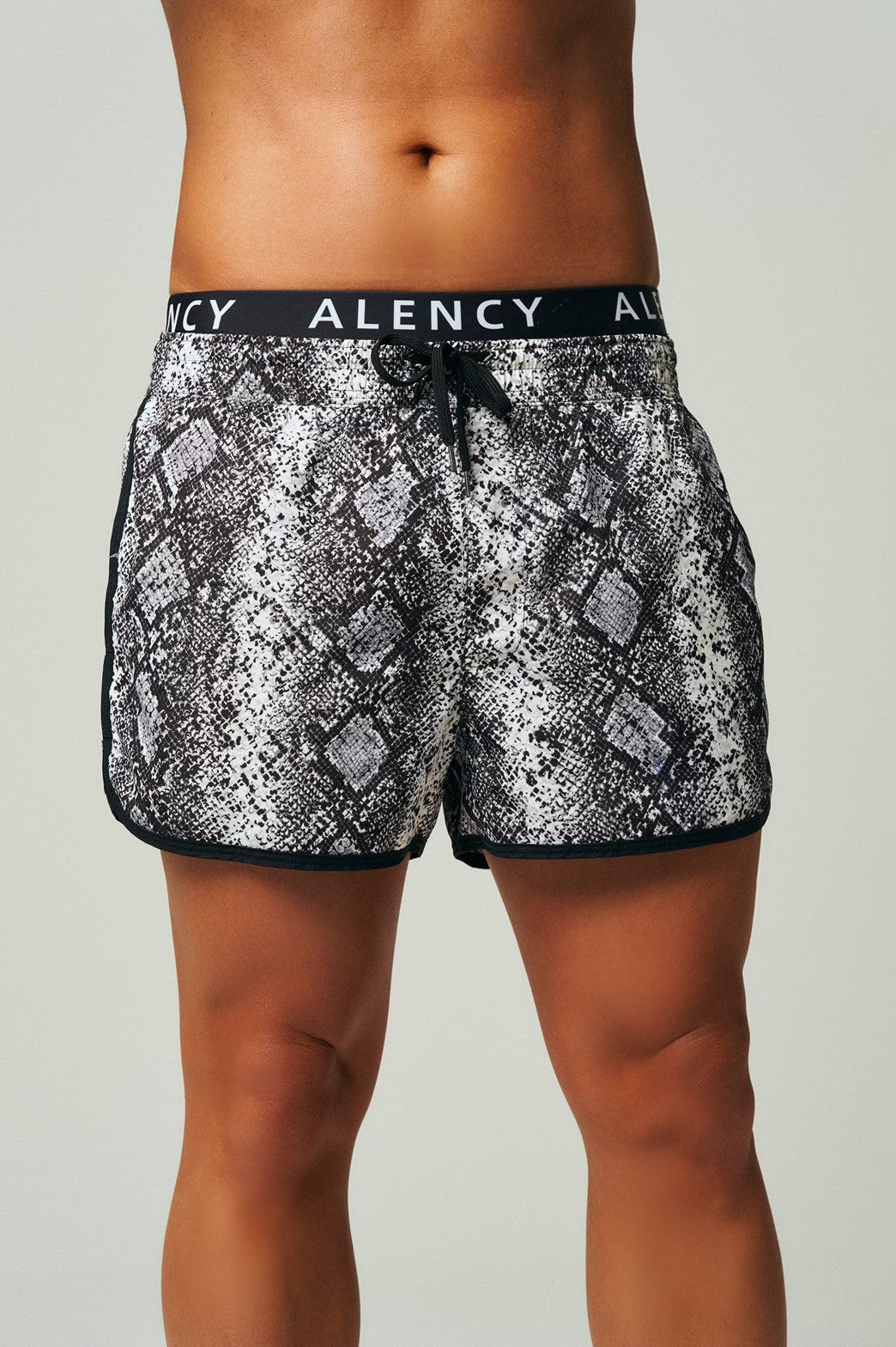 メンズショーツ パイソン