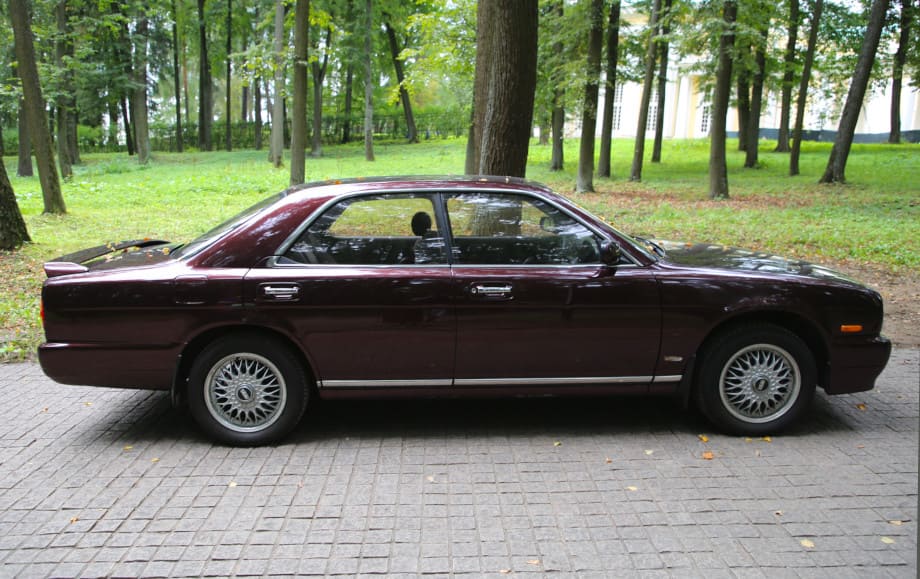 Nissan Gloria (Ninth Generation) - All PYRENEES