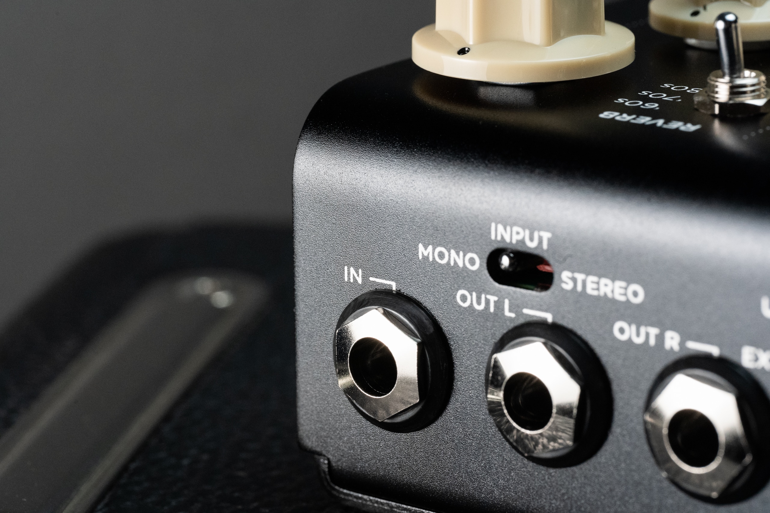 strymon | FLINT（V2） | トレモロ＆リバーブ | 製品情報