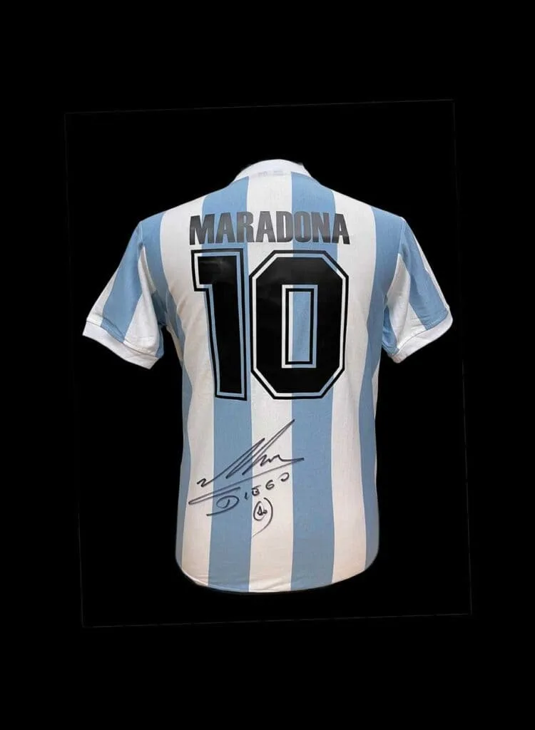 ディエゴ・マラドーナが1986年アルゼンチン代表の背番号10番シャツに