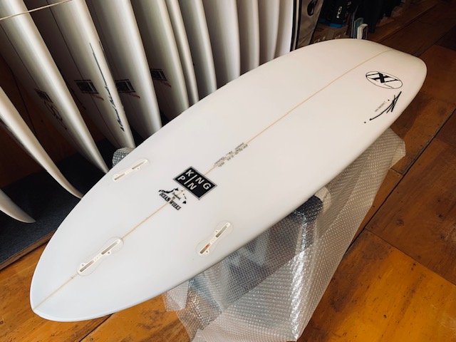 NEWボード カシワイシェイプ パフォーマンスMID【KING PIN