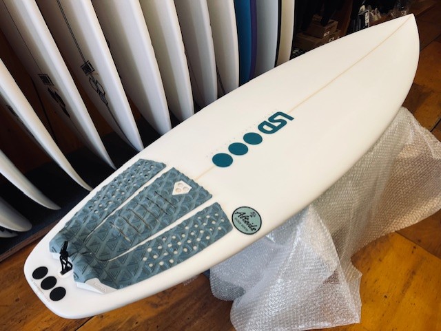 NEWボード【STB】LSDルークショートデザイン | サーフィンスクール