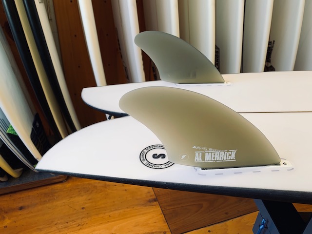 CI FISH と FISHBEARD と AMK キールフィン | サーフィンスクール 千葉