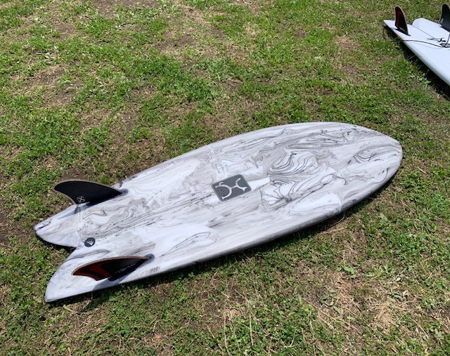 NEWモデル【TOO FISH】ファイヤーワイヤー | サーフィンスクール 千葉