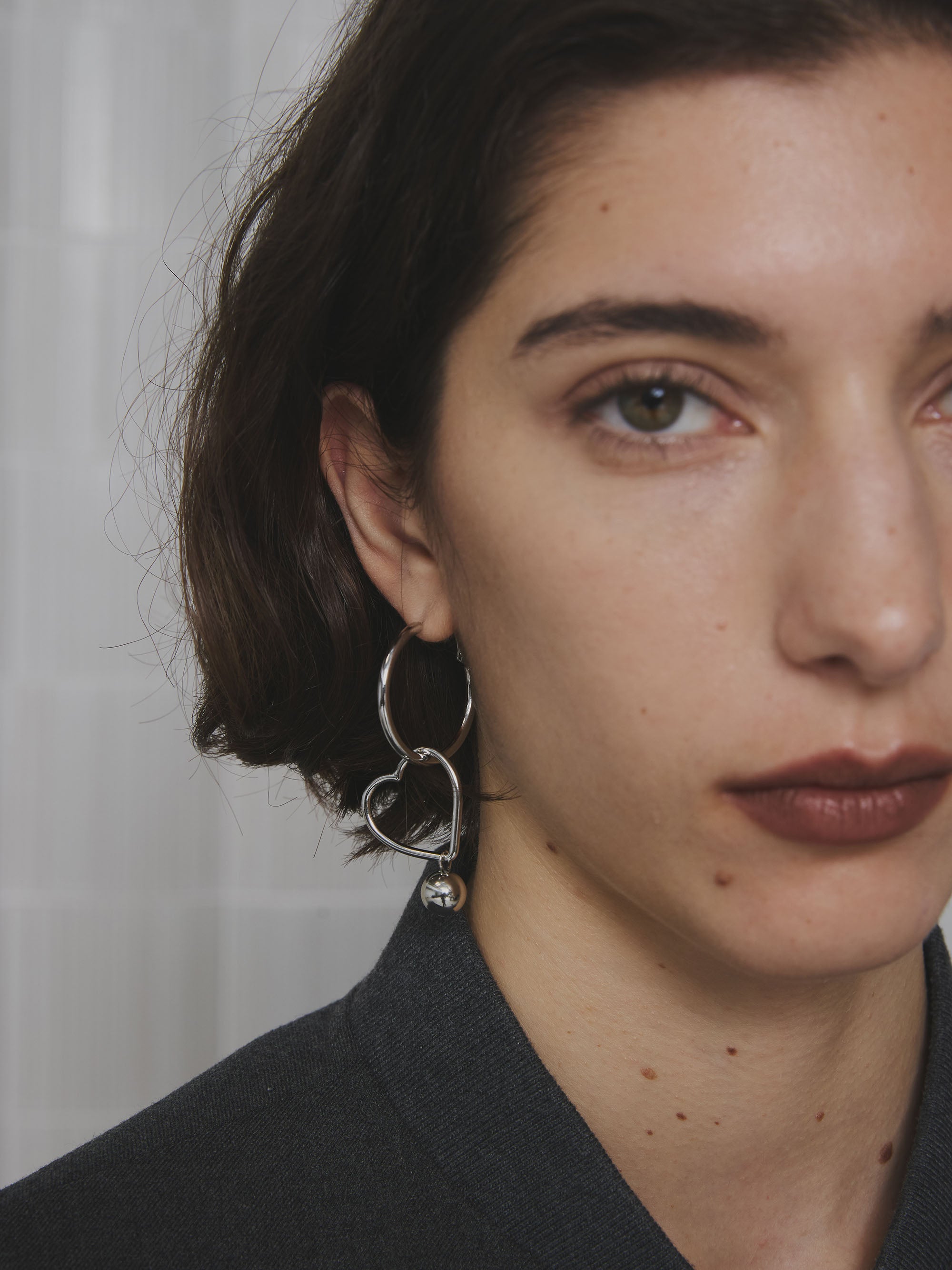 Bijou R.I Asymmetry Heart Hoop Pierce