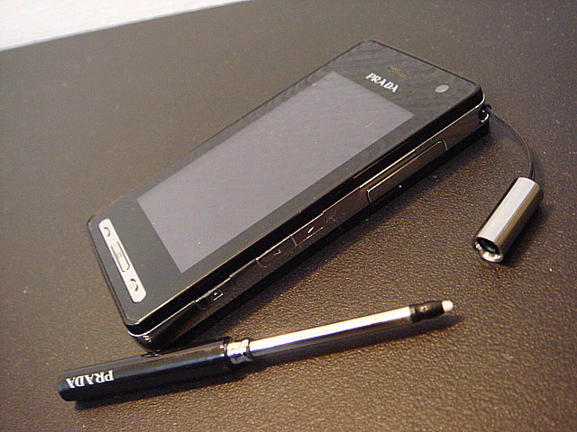 PHS本体 PRADA Phone by LG FOMA L852i ドコモ、「PRADA Phone by LG