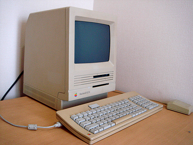 Macintosh SE/30 1989年 | 古いハードに囲まれて since2011