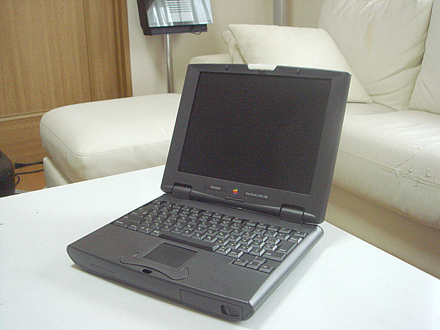 PowerBook 2400C/180 (Apple) 1997年 | 古いハードに囲まれて since2011