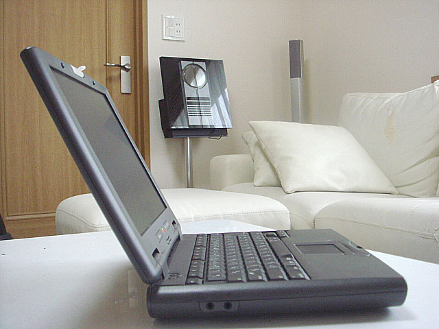 PowerBook 2400C/180 (Apple) 1997年 | 古いハードに囲まれて since2011